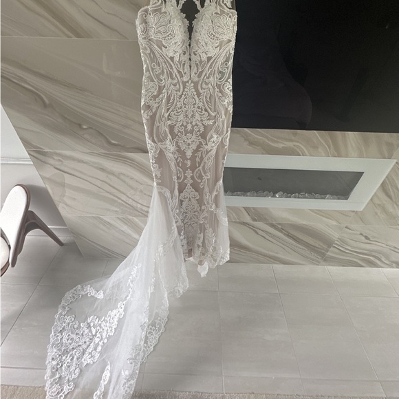 Wedding Dress Essense of Australia D3153IV11 - Picture 2 of 9